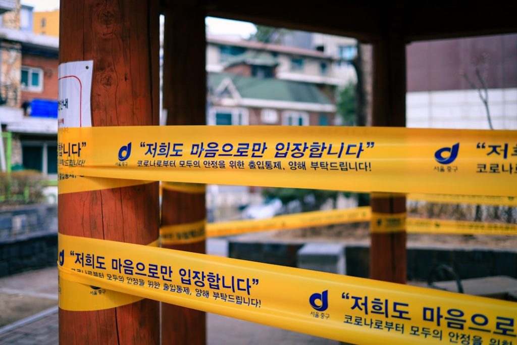 "함께하는 지역 커뮤니티, 사회적 역할과 혜택"